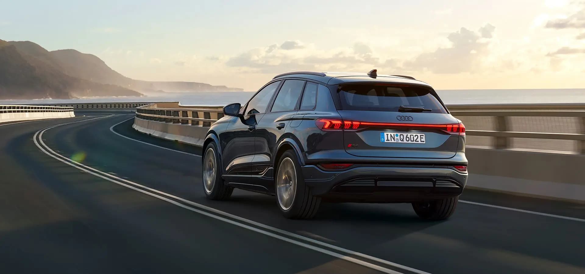 Novo Audi Q6 e-tron: Performance eletrizante Design de interiores progressivo