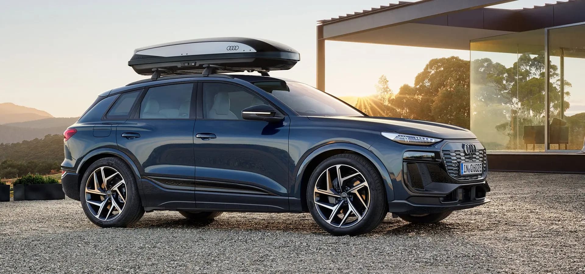 Os Acessórios Originais Audi transformam o seu Audi Q6 e-tron num talento absoluto e versátil.