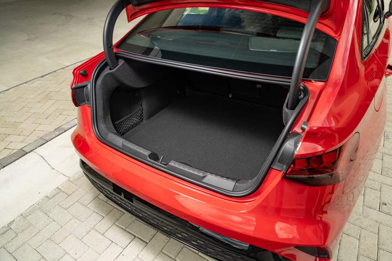 Audi A3 Sedan: Espaço para mais com um porta-malas de 425 litros.