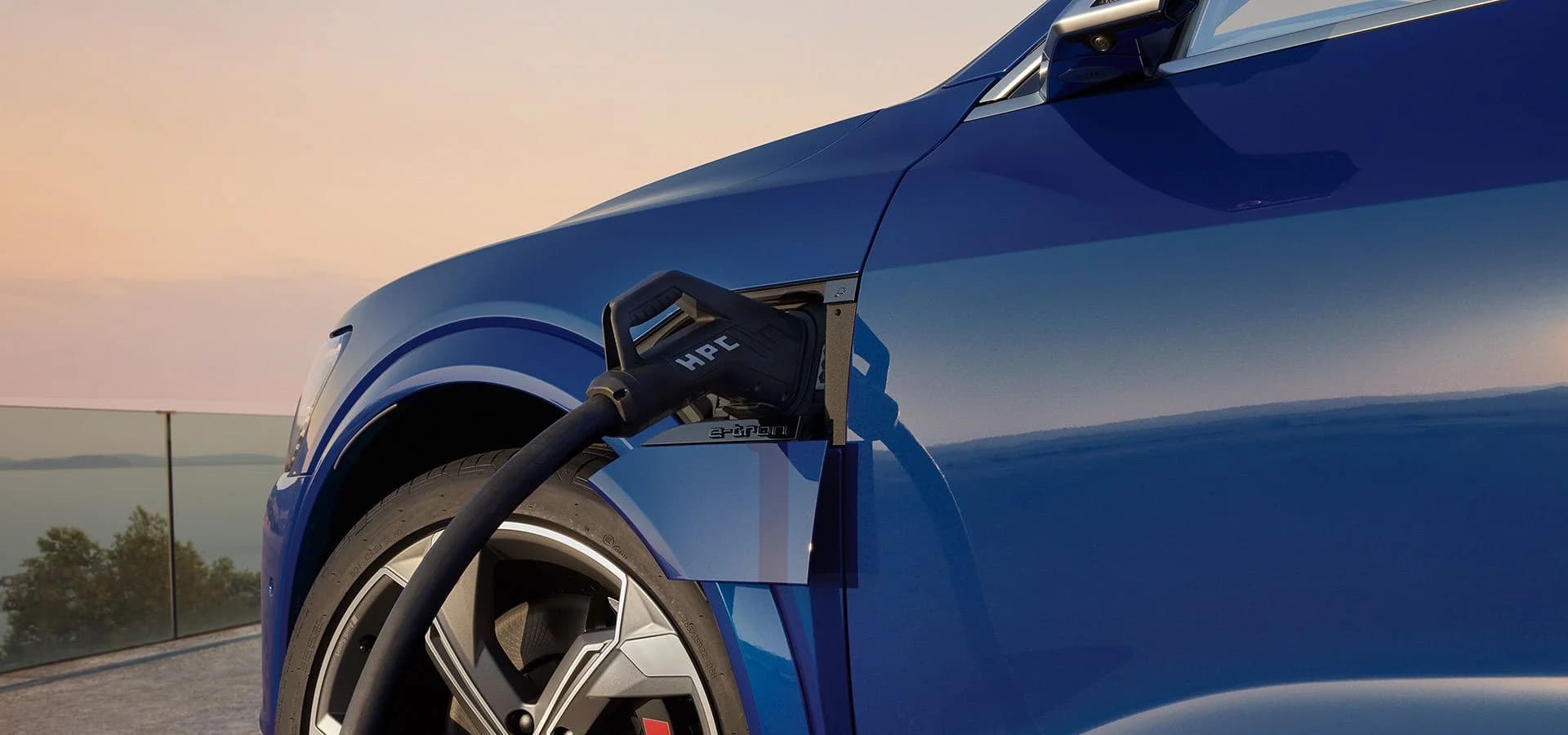 Audi SQ8 Sportback E-tron: Recarga de alta performance na estrada