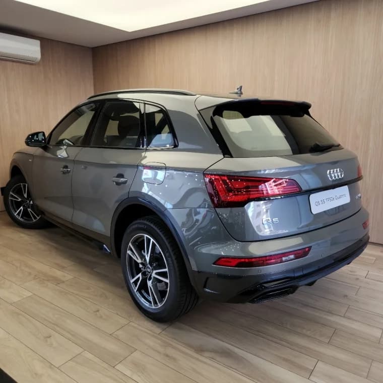 Audi Q5 2.0 55 TFSIE PHEV PERFORMANCE BLACK QUATTRO S TRONIC 2024 Gasolina - Picture 3
