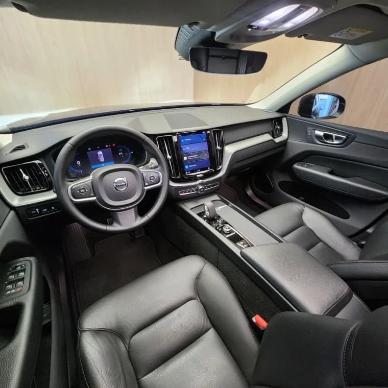 Volvo XC60 2.0 T8 RECHARGE INSCRIPTION EXPRESSION AWD GEARTRONIC 2022 Híbrido - Picture 6