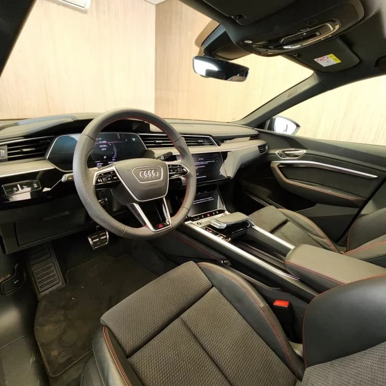 Audi Q8 E-TRON 55 ELÉTRICO LAUNCH EDITION QUATTRO 2024 Elétrico - Picture 6