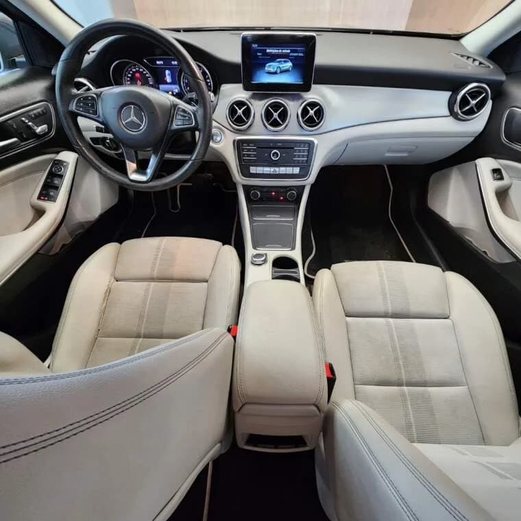 Mercedes-Benz GLA 200 1.6 CGI FLEX ADVANCE 7G-DCT 2019 Flex - Picture 4