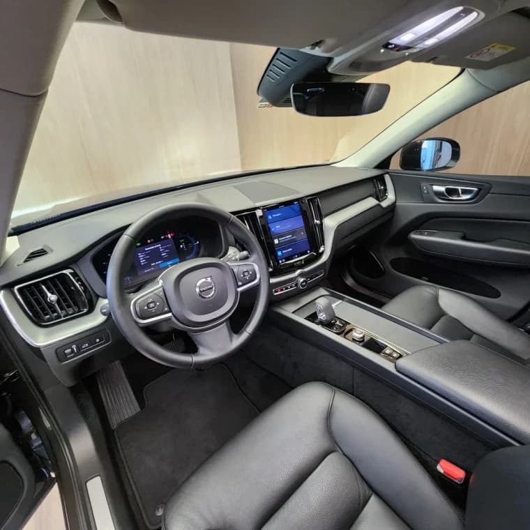 Volvo XC60 2.0 T8 RECHARGE INSCRIPTION EXPRESSION AWD GEARTRONIC 2022 Híbrido - Picture 3
