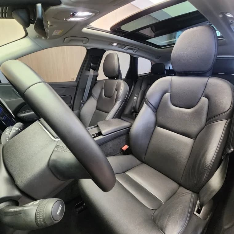 Volvo XC60 2.0 T8 RECHARGE INSCRIPTION EXPRESSION AWD GEARTRONIC 2022 Híbrido - Picture 4