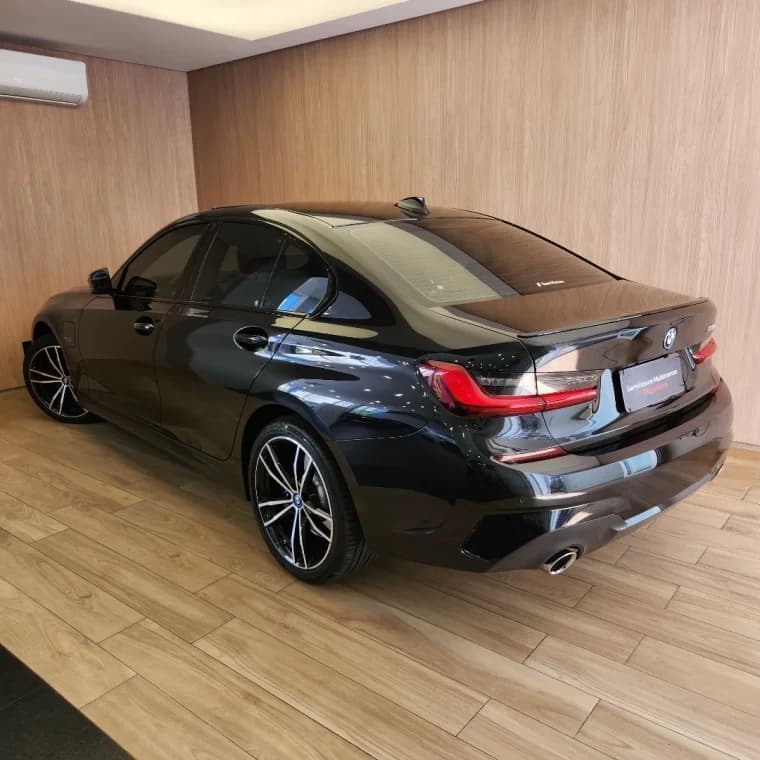 BMW 330e 2.0 16V TURBO HÍBRIDO M SPORT AUTOMÁTICO 2022 Flex - Picture 3