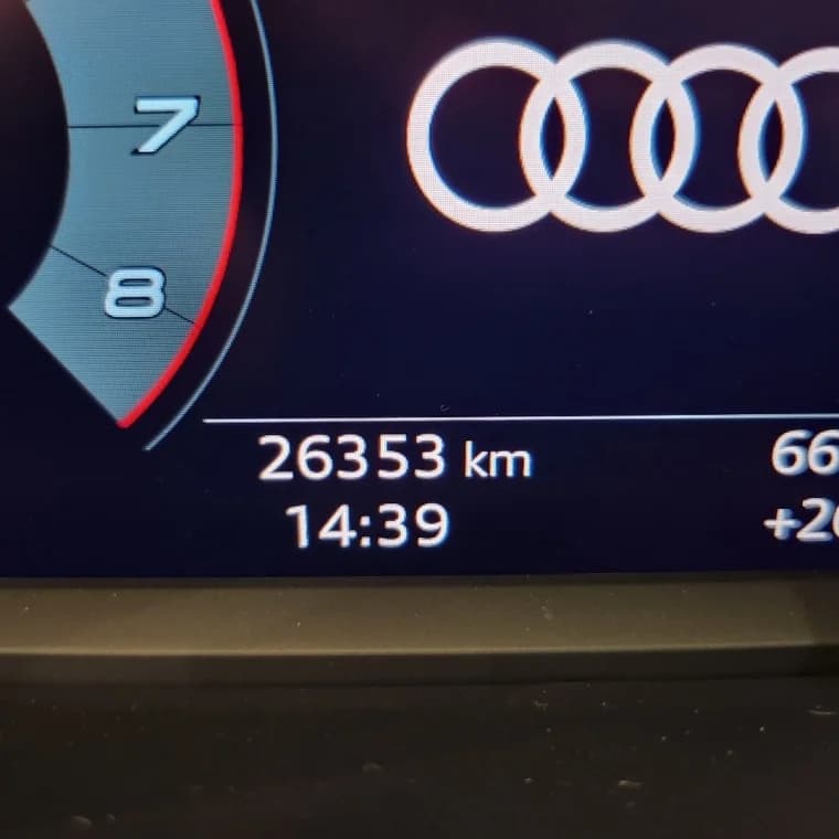 Audi Q3 2.0 40 TFSI GASOLINA SPORTBACK ANNIVERSARY EDITION QUATTRO TIPTRONIC 2024 Gasolina - Picture 4