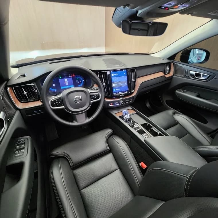 Volvo XC60 2.0 T8 RECHARGE ULTIMATE AWD GEARTRONIC 2024 Híbrido - Picture 8