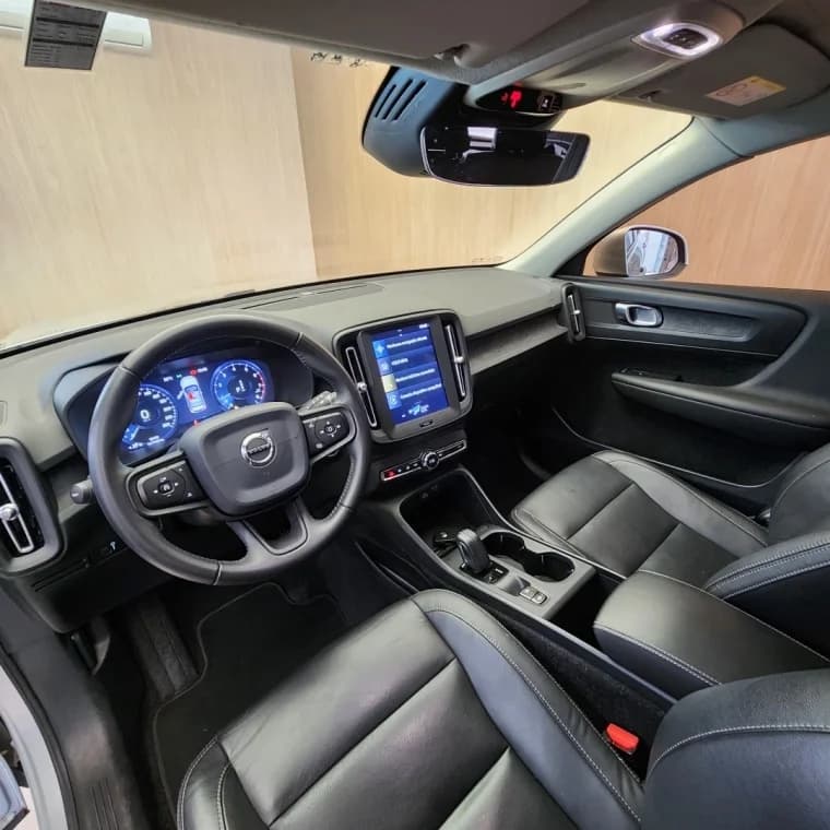 Volvo XC40 2.0 T4 GASOLINA GEARTRONIC 2019 Gasolina - Picture 3