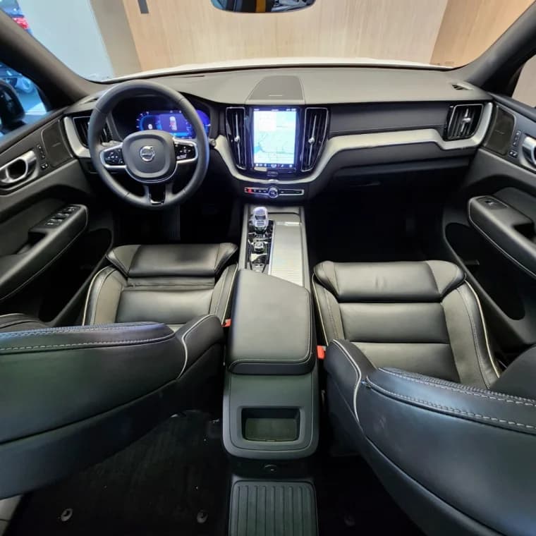 Volvo XC60 2.0 T8 RECHARGE POLESTAR ENGINEERED AWD GEARTRONIC 2023 Híbrido - Picture 6
