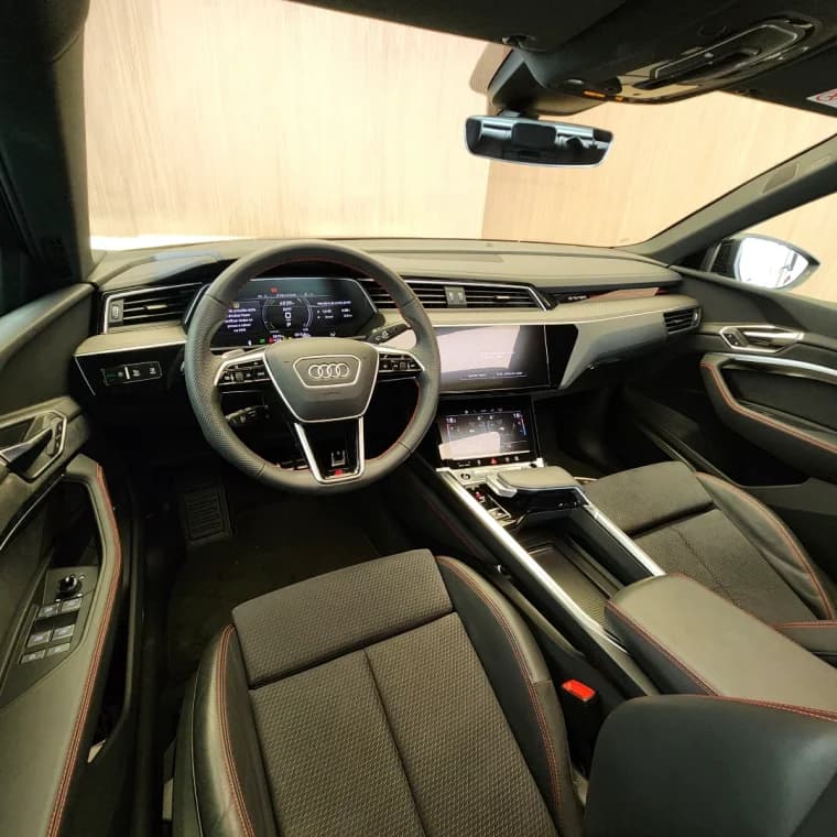 Audi Q8 E-TRON 55 ELÉTRICO LAUNCH EDITION QUATTRO 2024 Elétrico - Picture 10