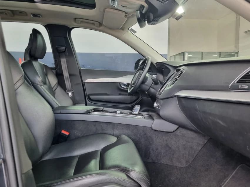 Volvo XC90 2.0 T8 HYBRID MOMENTUM AWD GEARTRONIC 2021 Híbrido - Picture 13