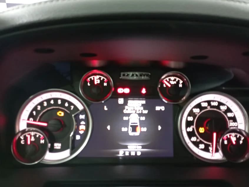 Ram 1500 5.7 LARAMIE 4X4 CD V8 GASOLINA 4P AUTOMÁTICO 2023 Gasolina - Picture 8