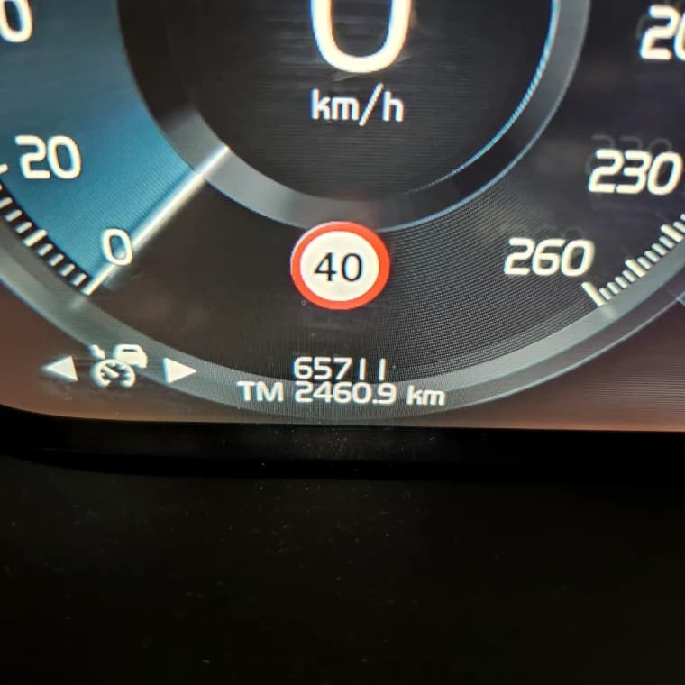 Volvo XC60 2.0 T8 HYBRID MOMENTUM AWD GEARTRONIC 2021 Híbrido - Picture 6
