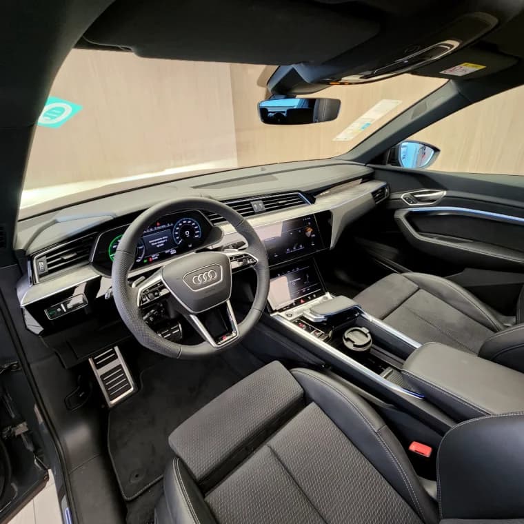Audi Q8 E-TRON 55 ELÉTRICO SPORTBACK PERFORMANCE BLACK QUATTRO 2024 Elétrico - Picture 5