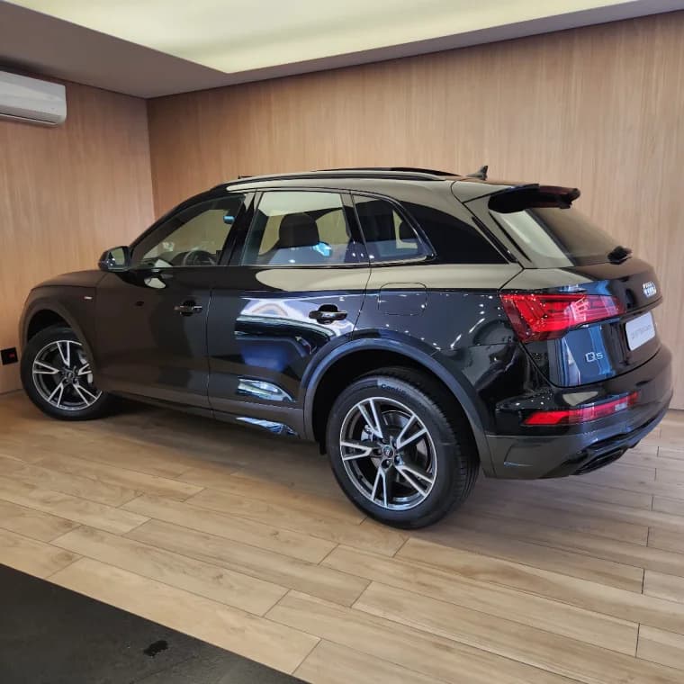Audi Q5 2.0 55 TFSIE PHEV PERFORMANCE BLACK QUATTRO S TRONIC 2024 Híbrido - Picture 4