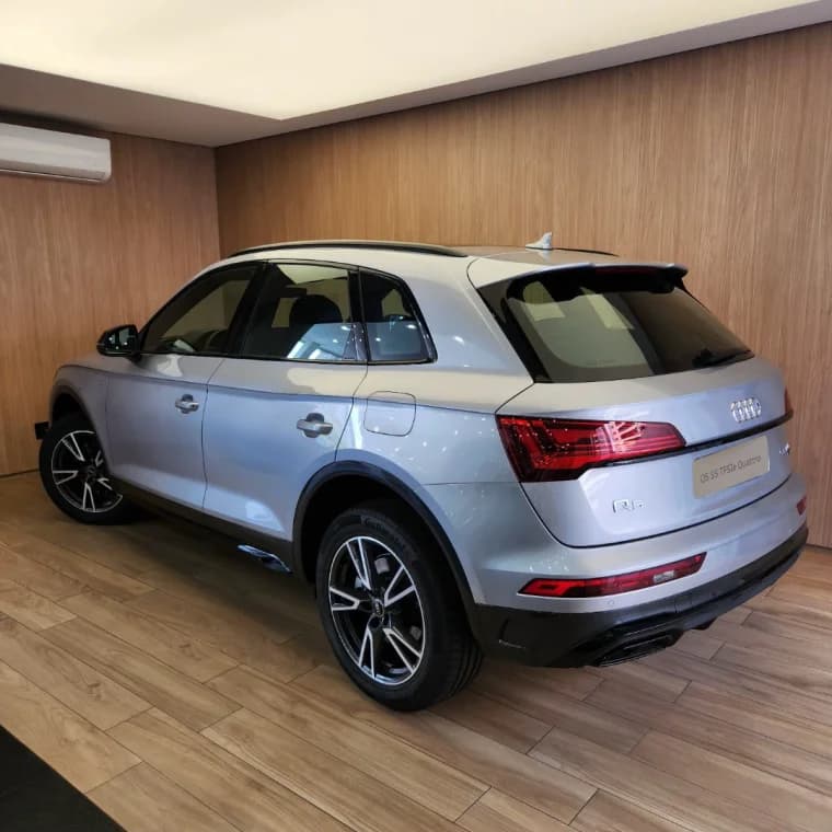 Audi Q5 2.0 55 TFSIE PHEV PERFORMANCE BLACK QUATTRO S TRONIC 2024 Híbrido - Picture 4