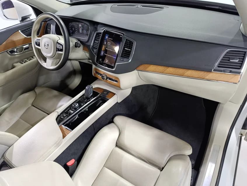 Volvo XC90 2.0 T8 HYBRID MOMENTUM AWD GEARTRONIC 2021 Híbrido - Picture 19