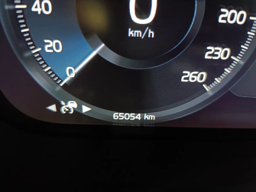 Volvo XC90 2.0 T8 HYBRID MOMENTUM AWD GEARTRONIC 2021 Híbrido - Picture 9