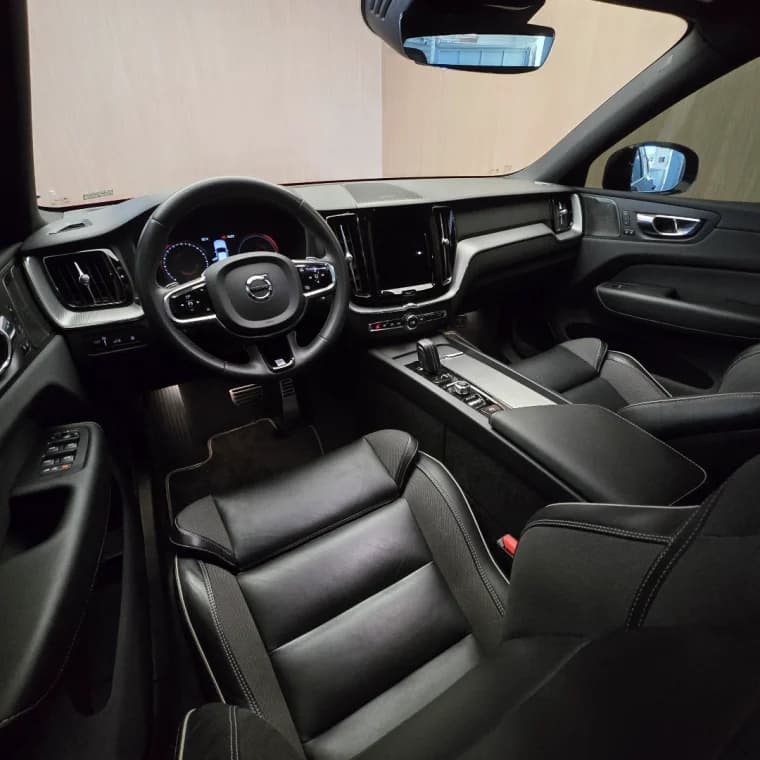 Volvo XC60 2.0 T8 HYBRID R-DESIGN AWD GEARTRONIC 2020 Híbrido - Picture 6