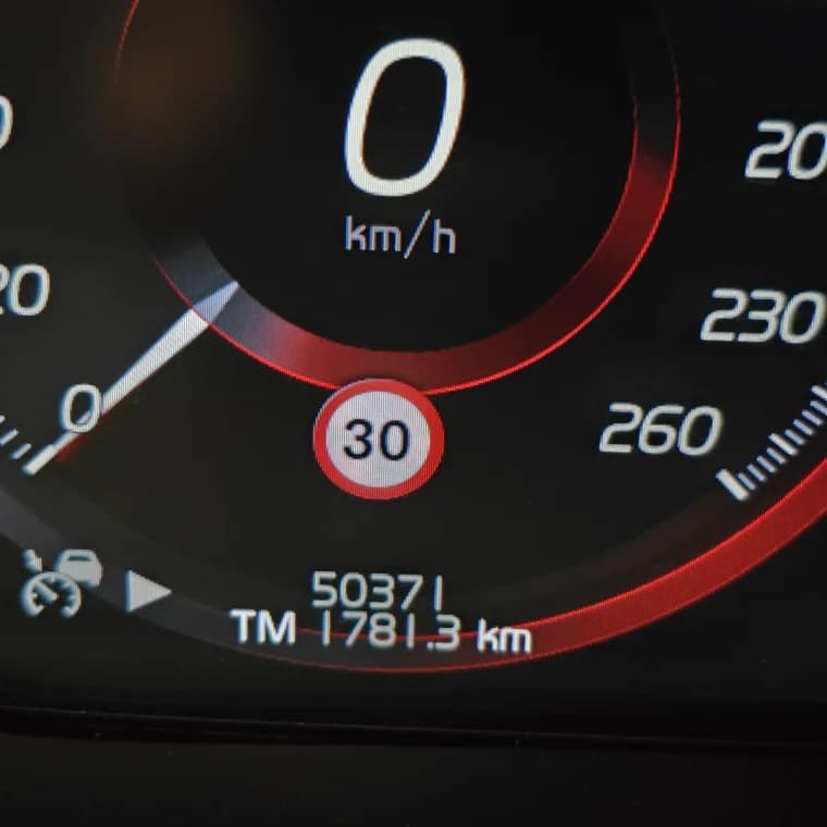 Volvo XC60 2.0 T8 HYBRID R-DESIGN AWD GEARTRONIC 2020 Híbrido - Picture 7