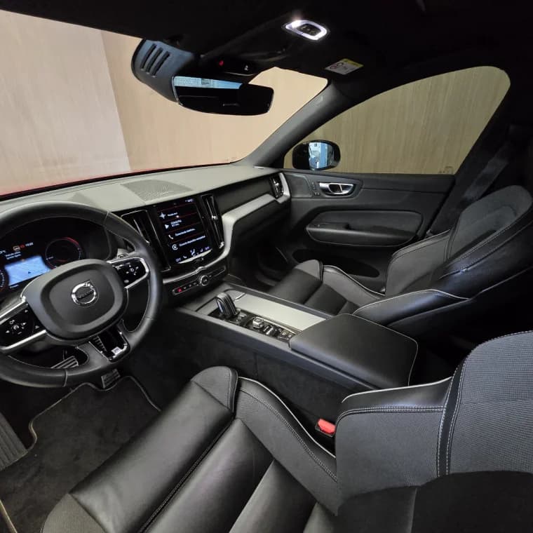 Volvo XC60 2.0 T8 HYBRID R-DESIGN AWD GEARTRONIC 2020 Híbrido - Picture 8
