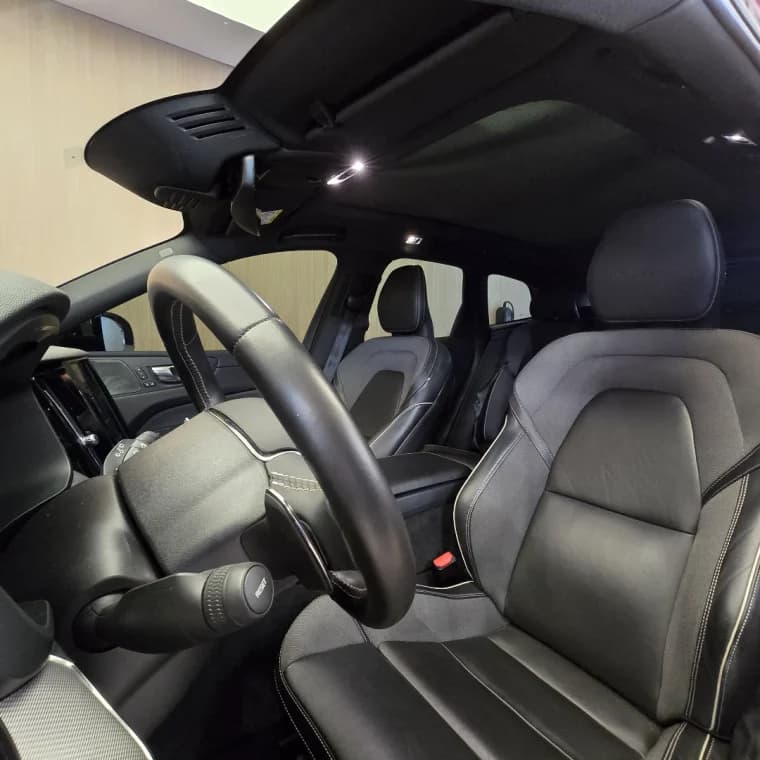 Volvo XC60 2.0 T8 HYBRID R-DESIGN AWD GEARTRONIC 2020 Híbrido - Picture 9