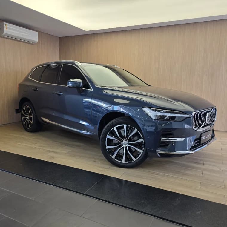 Volvo XC60 2.0 T8 RECHARGE ULTIMATE AWD GEARTRONIC 2023 Flex - Picture 2