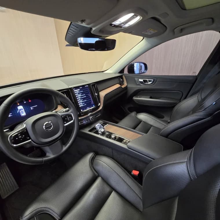 Volvo XC60 2.0 T8 RECHARGE ULTIMATE AWD GEARTRONIC 2023 Flex - Picture 8