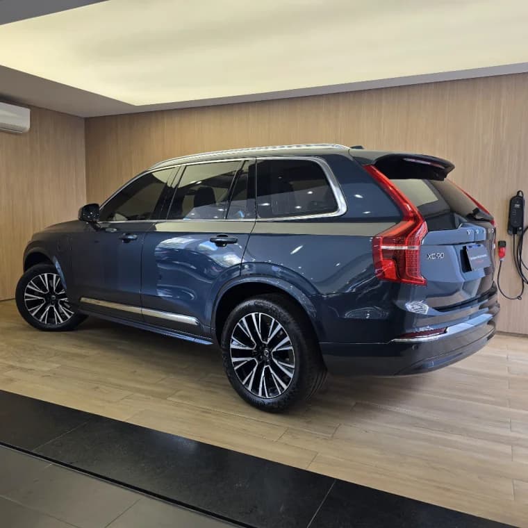 Volvo XC90 2.0 T8 RECHARGE PLUS AWD GEARTRONIC 2023 Híbrido - Picture 5