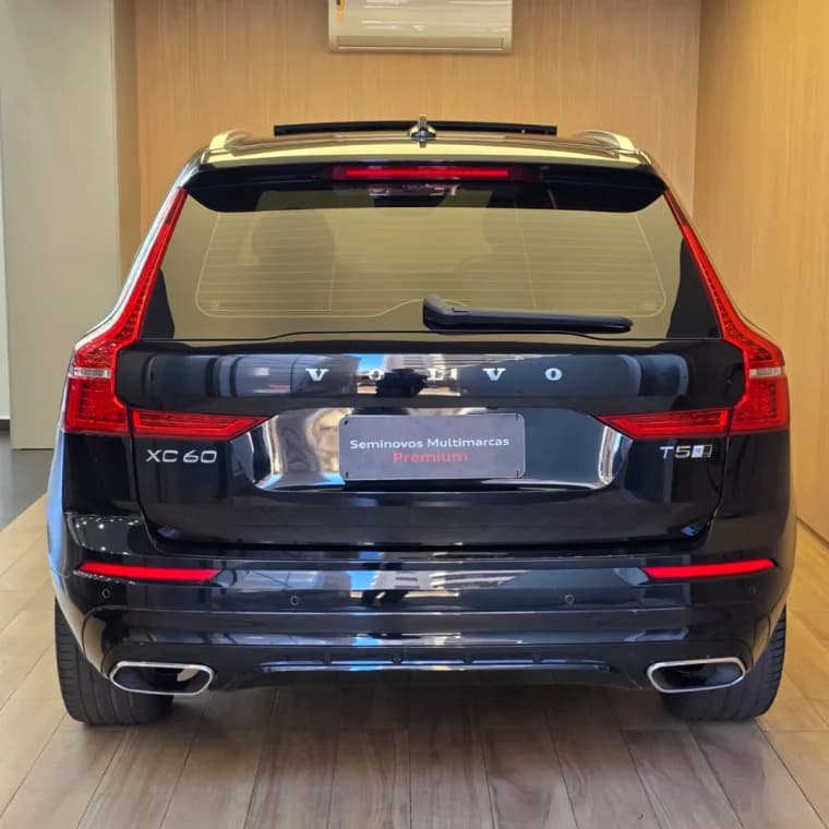 Volvo XC60 2.0 T5 GASOLINA R-DESIGN AWD GEARTRONIC 2018 Gasolina - Picture 4