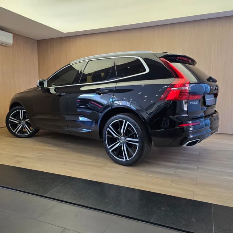 Volvo XC60 2.0 T5 GASOLINA R-DESIGN AWD GEARTRONIC 2018 Gasolina - Picture 5