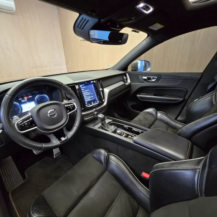 Volvo XC60 2.0 T5 GASOLINA R-DESIGN AWD GEARTRONIC 2018 Gasolina - Picture 9