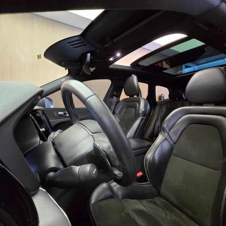 Volvo XC60 2.0 T5 GASOLINA R-DESIGN AWD GEARTRONIC 2018 Gasolina - Picture 10