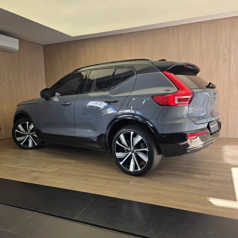 Volvo XC40 P8 RECHARGE TWIN ELECTRIC ULTIMATE AWD 2023 Elétrico - Picture 5