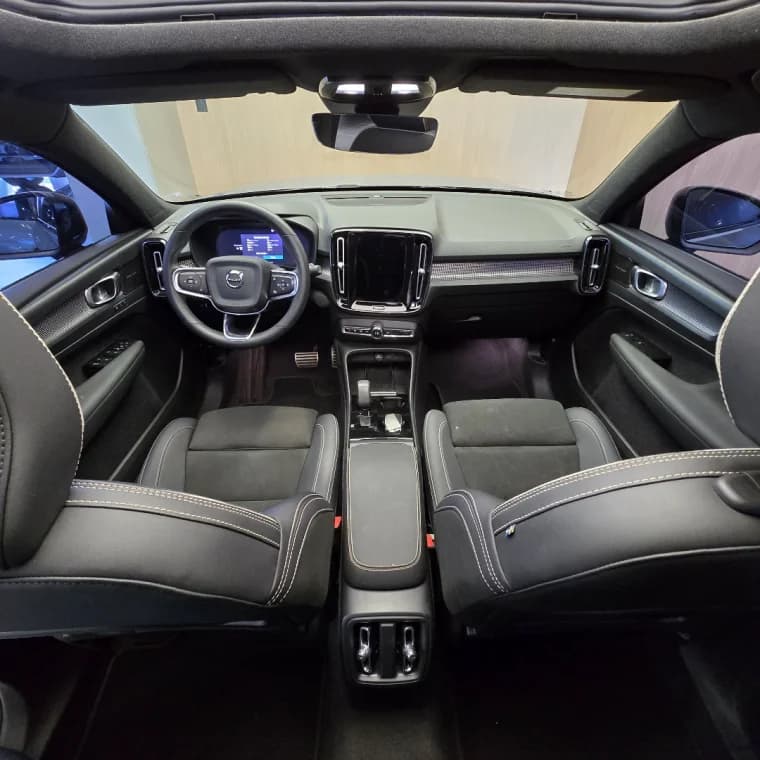 Volvo XC40 P8 RECHARGE TWIN ELECTRIC ULTIMATE AWD 2023 Elétrico - Picture 7