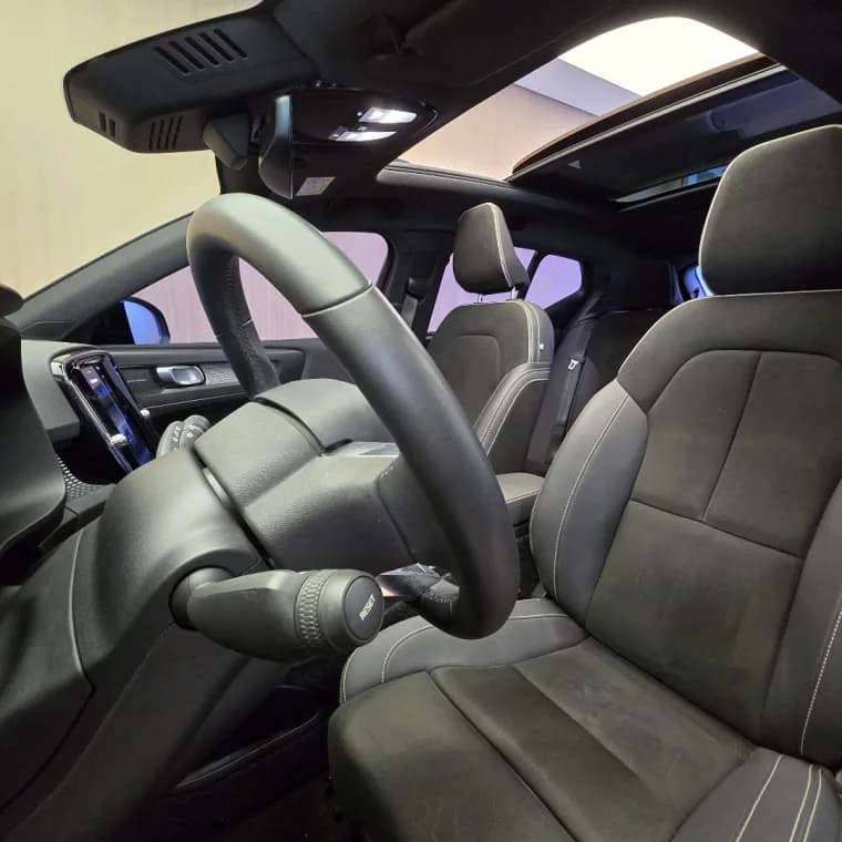 Volvo XC40 P8 RECHARGE TWIN ELECTRIC ULTIMATE AWD 2023 Elétrico - Picture 9