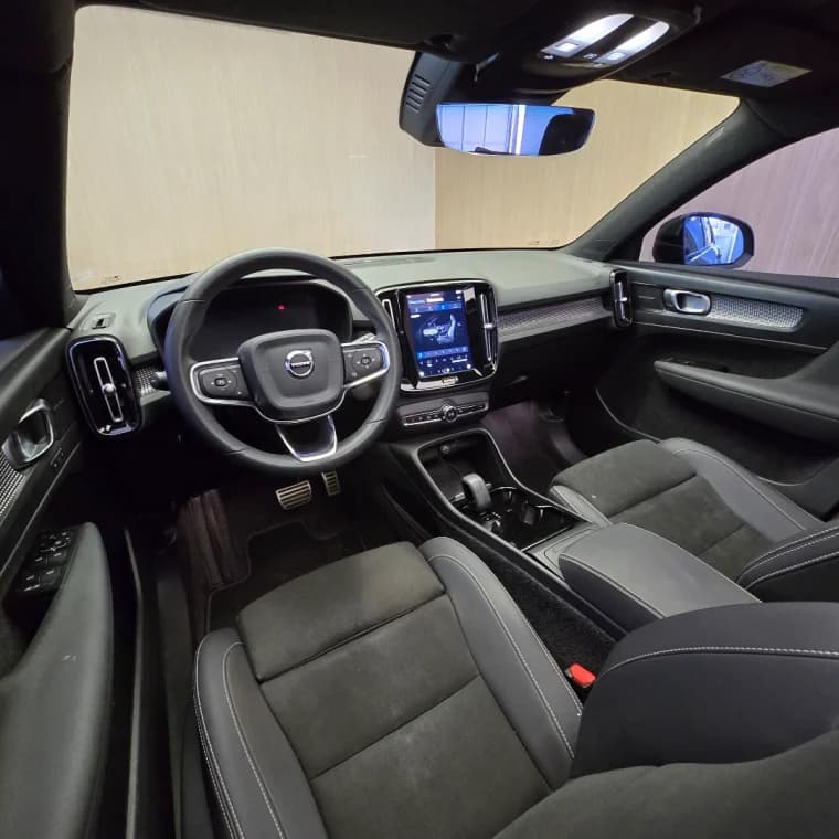 Volvo XC40 P8 RECHARGE TWIN ELECTRIC ULTIMATE AWD 2023 Elétrico - Picture 10