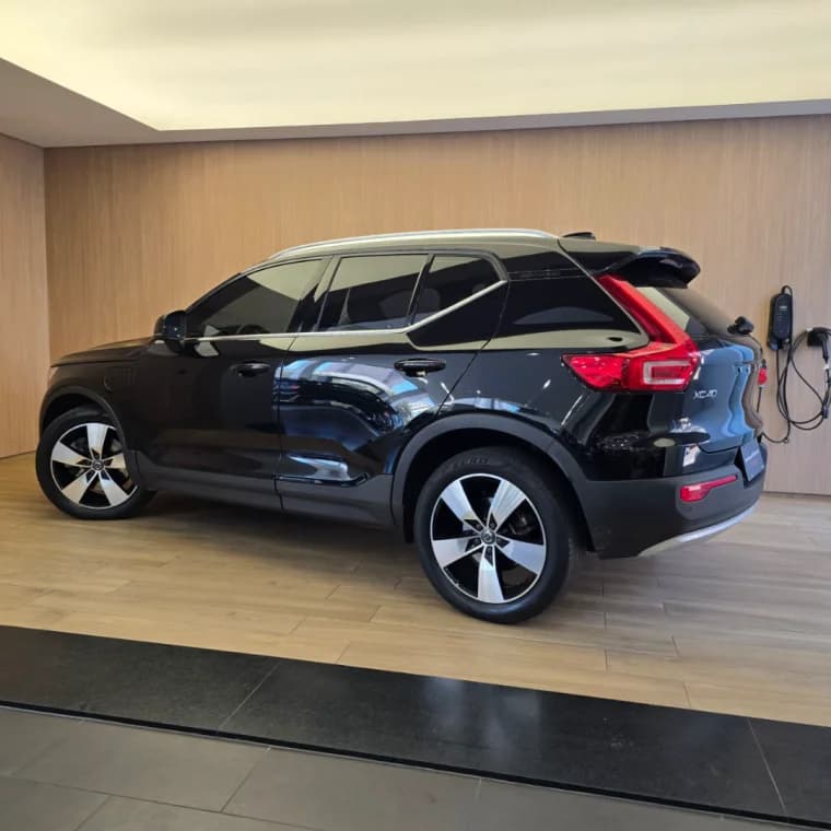 Volvo XC40 1.5 T5 RECHARGE INSCRIPTION EXPRESSION GEARTRONIC 2022 Híbrido - Picture 4