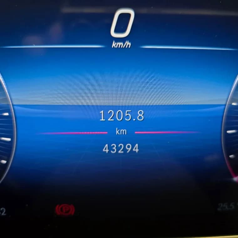 Mercedes-Benz C 300 2.0 EQ BOOST HÍBRIDO AMG LINE 9G-TRONIC 2022 Híbrido - Picture 7