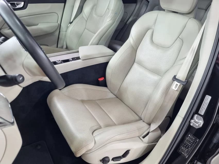 Volvo XC60 2.0 T8 RECHARGE ULTIMATE AWD GEARTRONIC 2023 Híbrido - Picture 8
