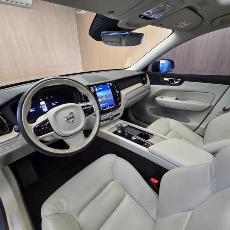 Volvo XC60 2.0 T8 RECHARGE PLUS AWD GEARTRONIC 2023 Híbrido - Picture 7