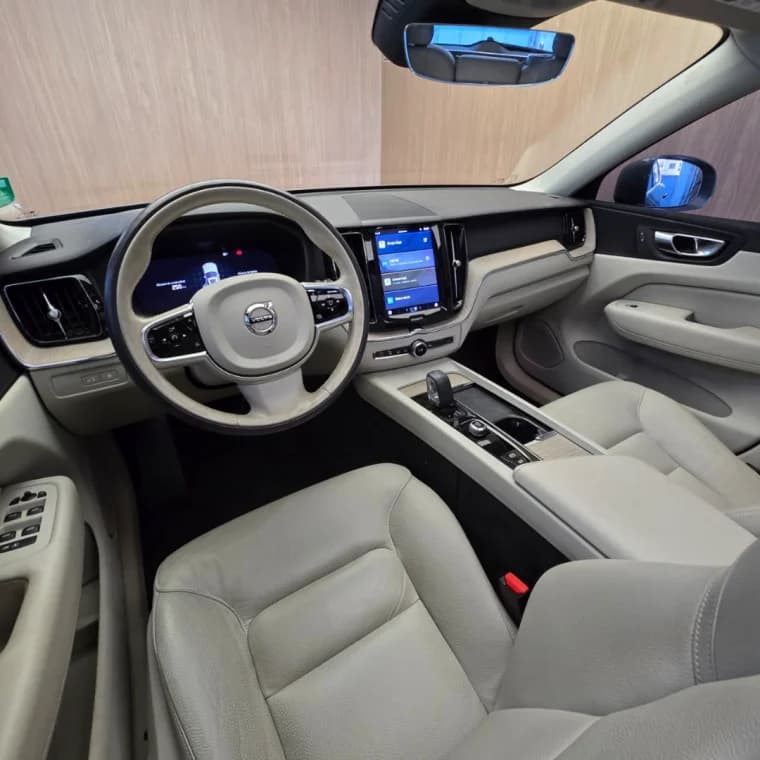 Volvo XC60 2.0 T8 RECHARGE PLUS AWD GEARTRONIC 2023 Híbrido - Picture 9