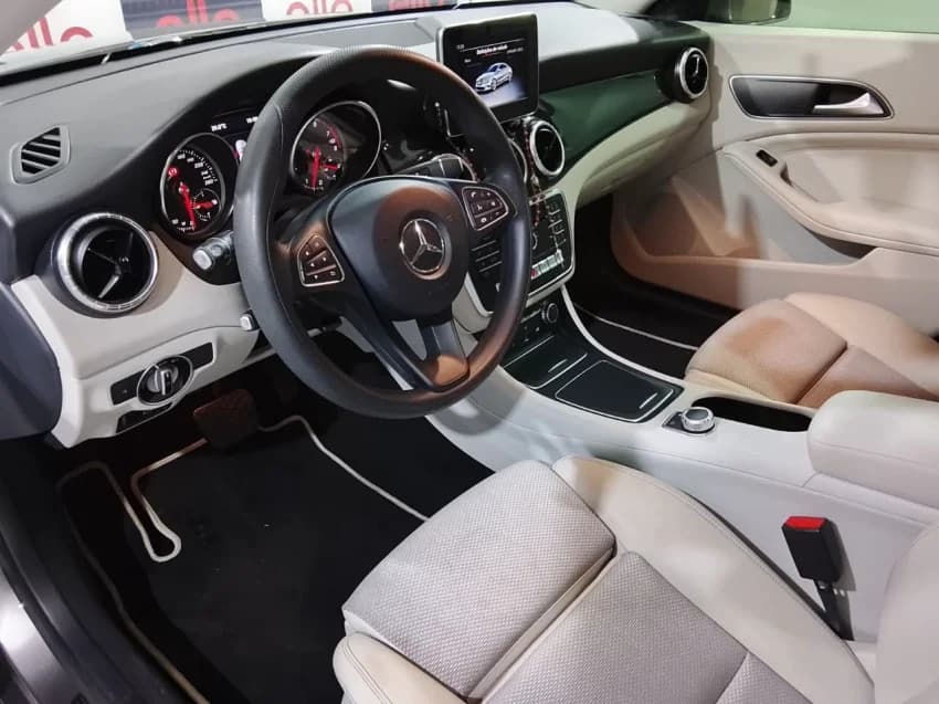 Mercedes-Benz CLA 180 1.6 CGI GASOLINA 7G-DCT 2018 Gasolina - Picture 11