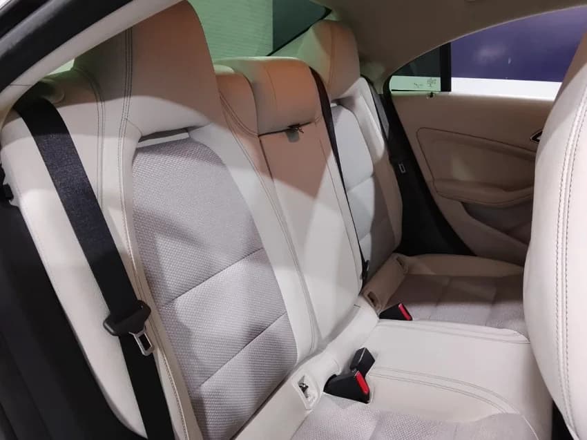 Mercedes-Benz CLA 180 1.6 CGI GASOLINA 7G-DCT 2018 Gasolina - Picture 15