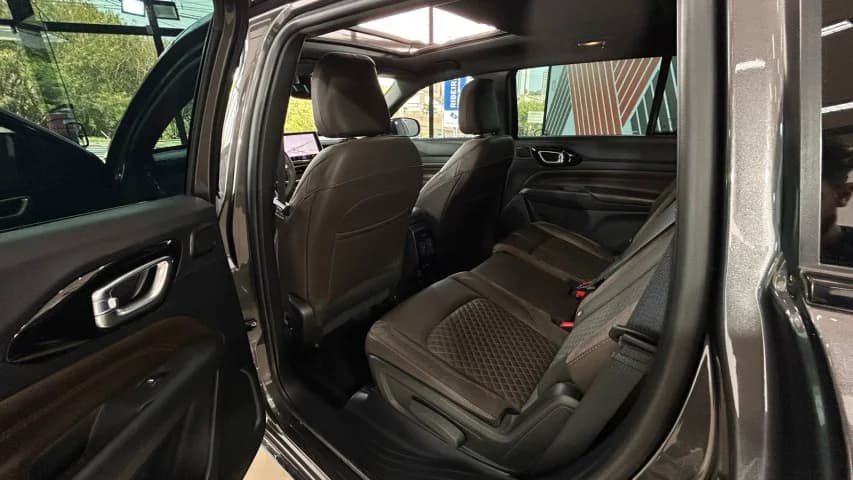 JEEP COMMANDER 2.0 TD380 TURBO DIESEL OVERLAND AT9 2023 Diesel - Picture 14