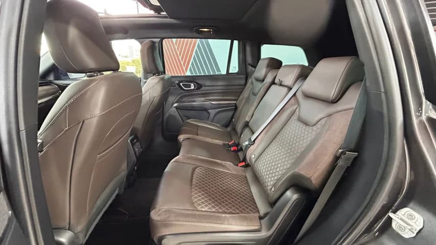 JEEP COMMANDER 2.0 TD380 TURBO DIESEL OVERLAND AT9 2023 Diesel - Picture 15