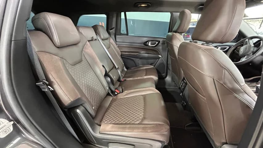 JEEP COMMANDER 2.0 TD380 TURBO DIESEL OVERLAND AT9 2023 Diesel - Picture 18