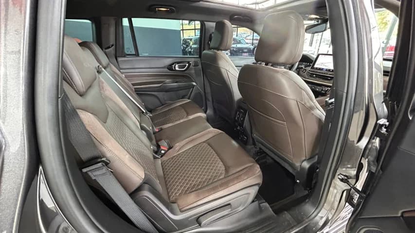 JEEP COMMANDER 2.0 TD380 TURBO DIESEL OVERLAND AT9 2023 Diesel - Picture 19